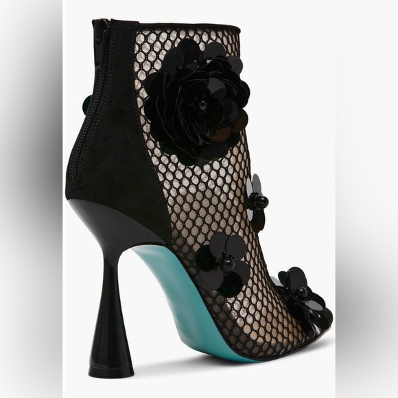 👄 NWT 👄 Betsey Johnson, Navey Embellished Dress Booties, Black, Size 9.5 - Picture 5 of 16